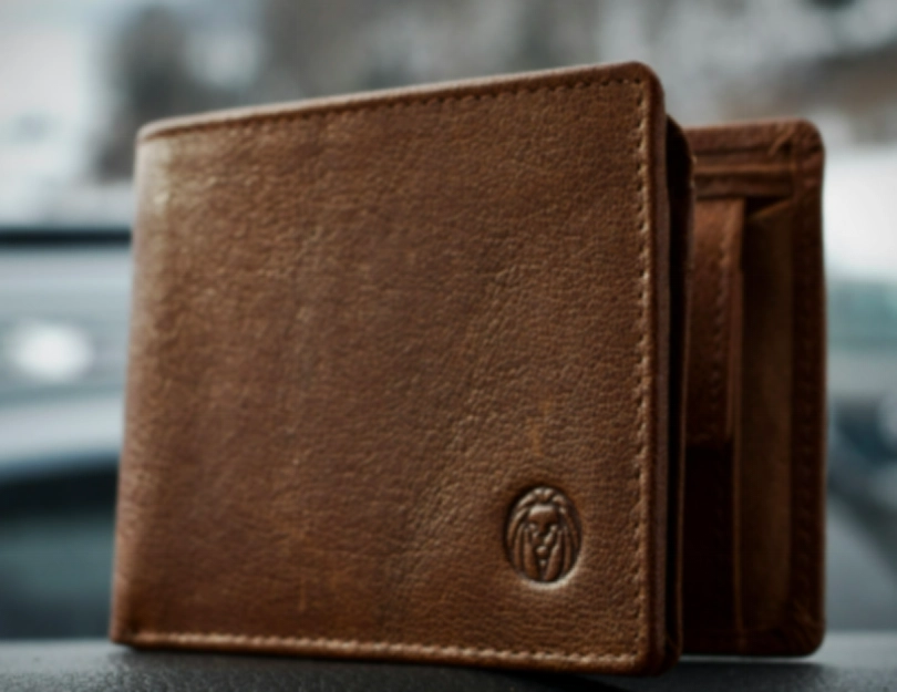 Leather vs Nylon Wallets: Which Sells Better? Leather vs Nylon Wallets: Which Sells Better?